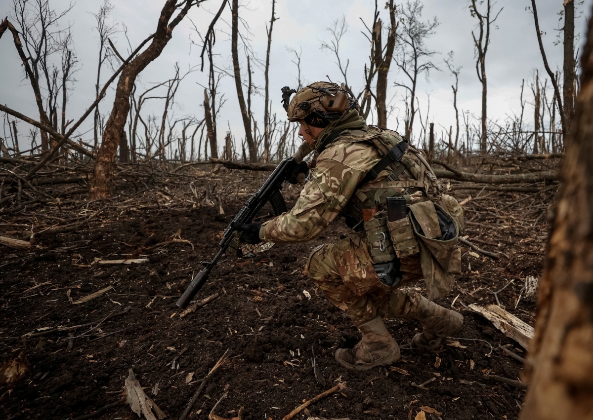 Kịch tính cảnh lính Ukraine vây ráp chiến hào, cận chiến với binh sỹ Nga